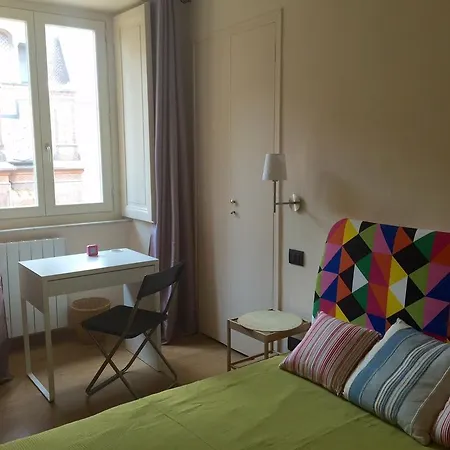 Magenta Apartment Turin
